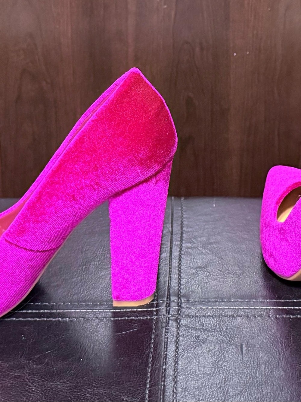 Velvet Pointed Pumps - Picture 2 of 2